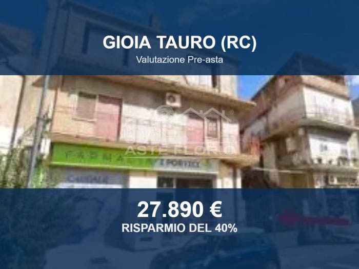 Appartamento trilocale in vendita in Strada Statale, Gioia Tauro