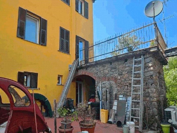 Casa con 6 locali in vendita in Via Aldo Moro, Castello, Follo