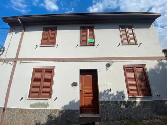 Casa con 6 locali in vendita in Via Montenegro, Centro, Bortigali