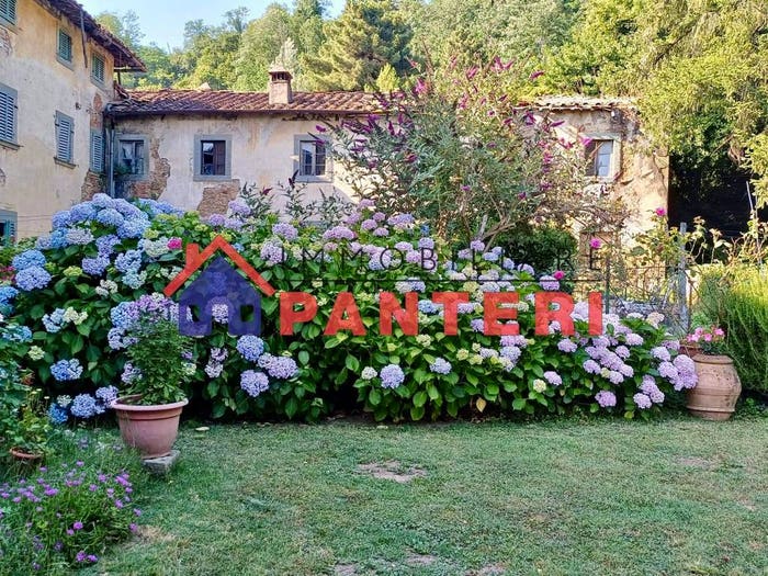 Casa con 6 locali in vendita in Via Casa Nuova, Castelli Pescia Nord, Pescia