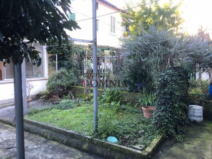 Casa con 6 locali in vendita in via Locchi, Careggi Rifredi Dalmazia, Firenze