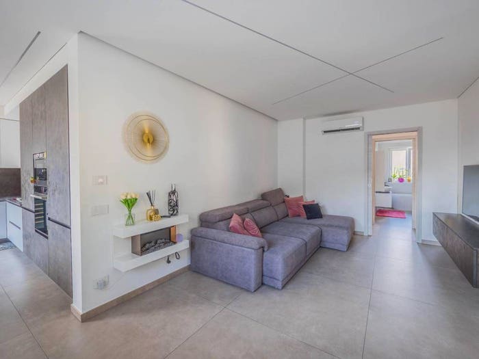 Appartamento quadrilocale in vendita in Via Nazario Sauro, Centro, Laives