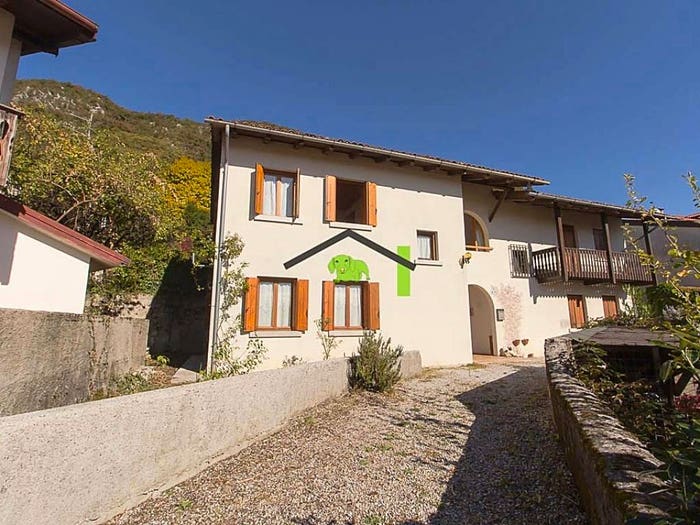 Casa con 5 locali in vendita in Piazza Fontana, Centro, Vito d'Asio