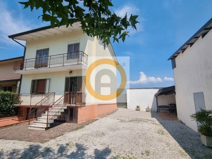 Casa quadrilocale in vendita in Strada Cartigliana, Centro, Bassano del Grappa