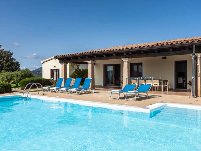 Casa con 6 locali in vendita in VIA Casagliana, Cugnana, Olbia