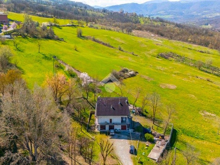 Appartamento quadrilocale in vendita in GIARETTA IENZA, Canossa