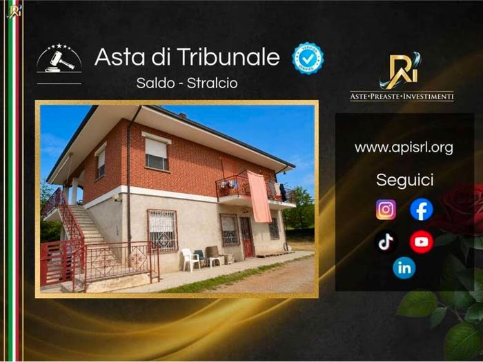 Casa con 6 locali in vendita in Via Torino, Robella