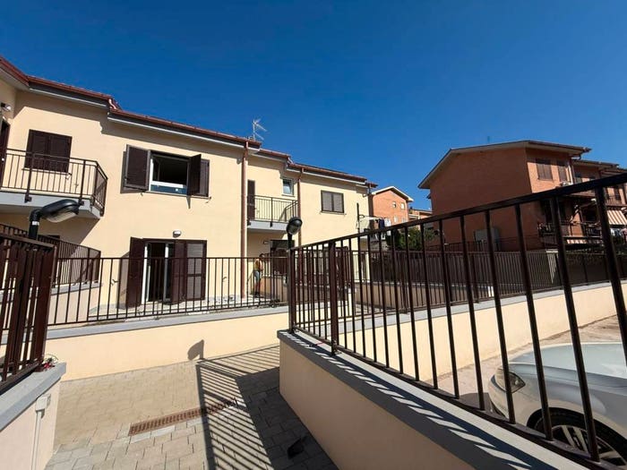 Appartamento trilocale in vendita in Via Giovanni Falcone, Centro, Lanuvio