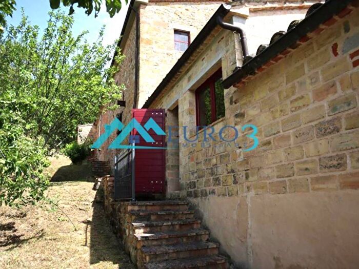 Casa con 6 locali in vendita in Contrada cerrara, Centro, Amandola