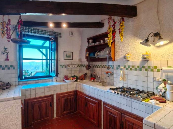 Casa con 6 locali in vendita in Località Castello di Madrignano, Calice al Cornoviglio