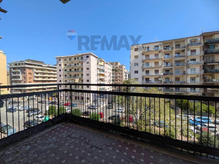 Appartamento con 6 locali in vendita in Via Umberto Giordano, Giotto Galilei Palagonia, Palermo