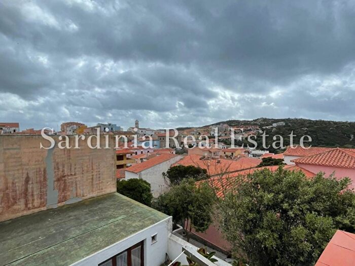 Appartamento trilocale in vendita in Santa Teresa Gallura