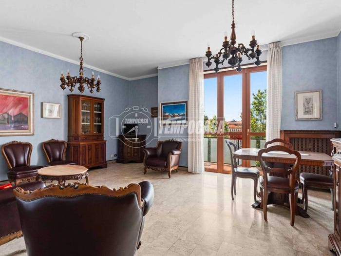 Appartamento trilocale in vendita in Via Giovanni Schiavoni, Famagosta, Milano
