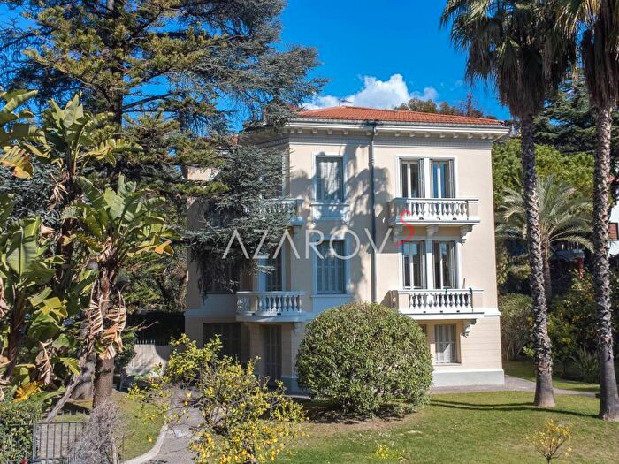 Casa quadrilocale in vendita in Via degli Agrumi, Centro, Bordighera