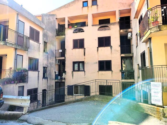 Appartamento con 5 locali in vendita in Via dei Peloritani, Pellegrino, Monforte San Giorgio
