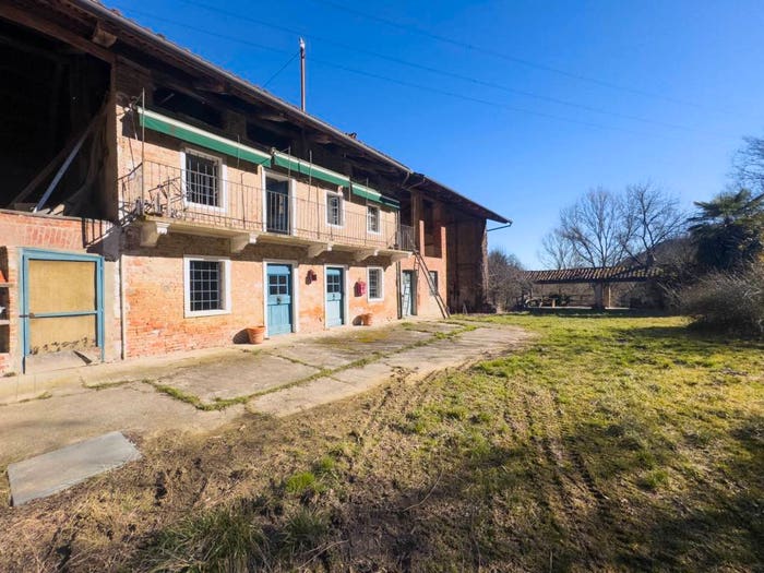 Casa con 6 locali in vendita in Strada Villanova, Castagneto Po