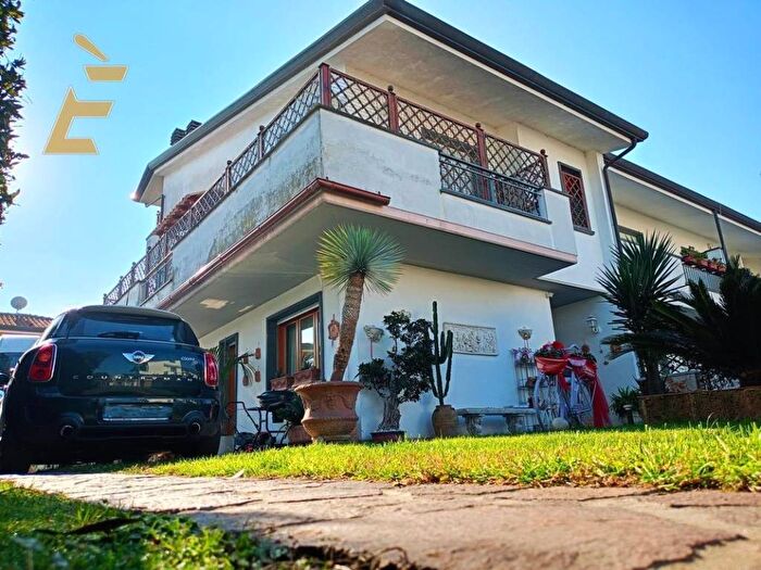 Casa con 6 locali in vendita in Via San Giuseppe, Torre del Lago, Viareggio