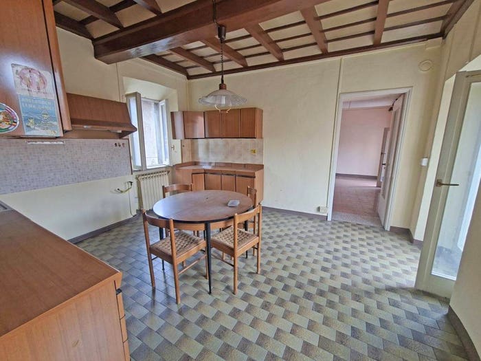 Appartamento trilocale in vendita in Vicolo del Forno, Mercallo