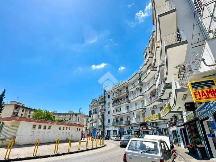 Appartamento trilocale in vendita in Traversa III Nino Bixio, Fuorigrotta, Napoli