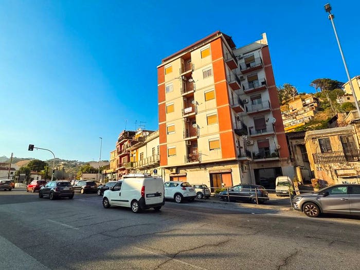 Appartamento trilocale in vendita in Via Camaro, Gonzaga, Messina