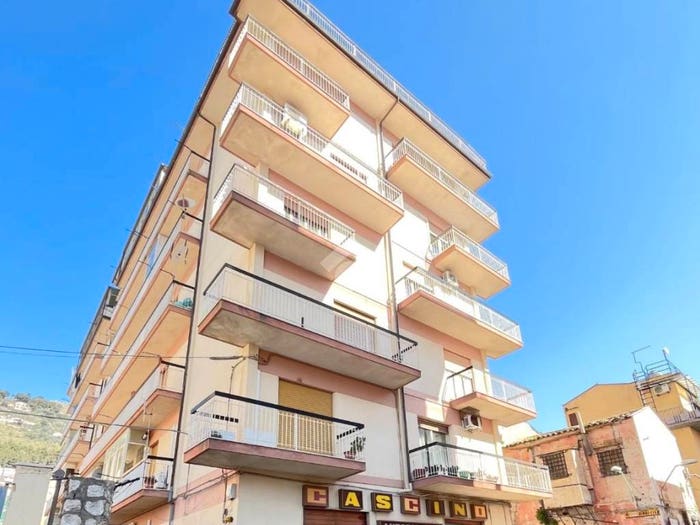 Appartamento con 6 locali in vendita in Via Kennedy, Centro, Monreale