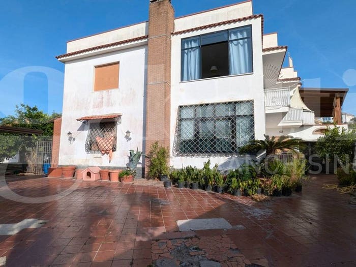 Appartamento con 6 locali in vendita in Via Turner, Centro, Bacoli