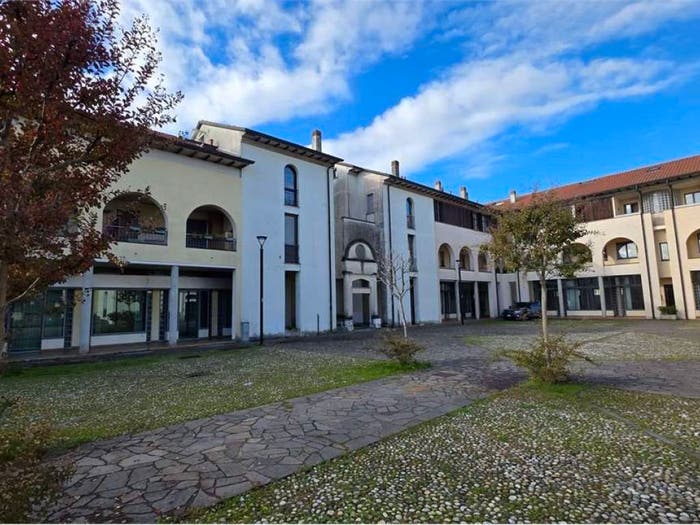 Casa con 5 locali in vendita in Piazza Giovanni, Centro, Inverigo