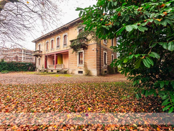 Casa quadrilocale in vendita in Via Luigi Invernizzi, Melzo
