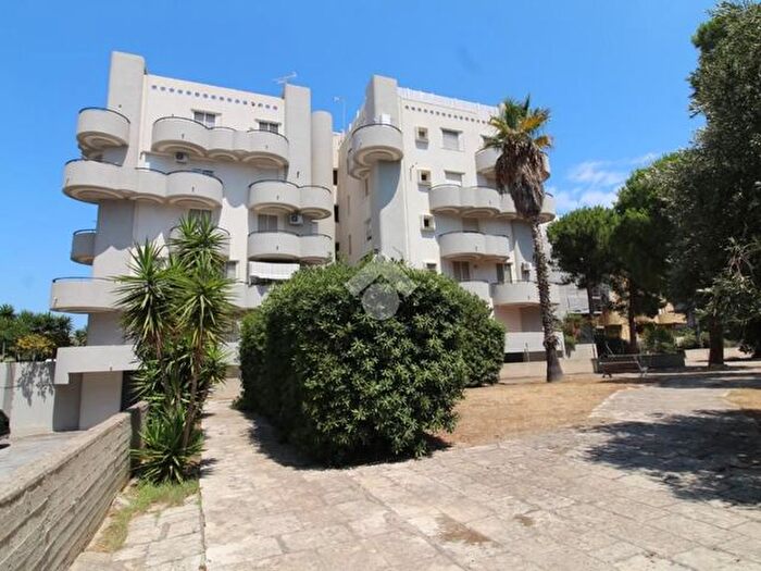 Appartamento trilocale in vendita in Viale Belgio, Brindisi