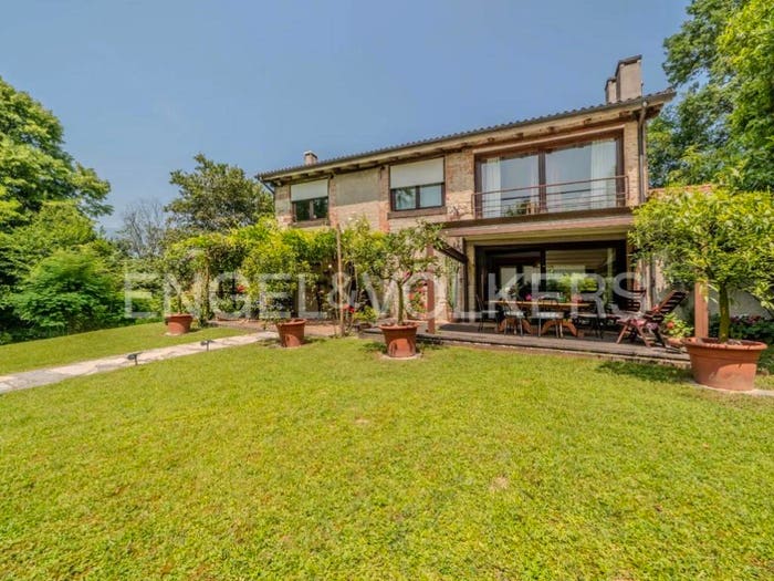 Casa con 6 locali in vendita in Via Guarda, Follina
