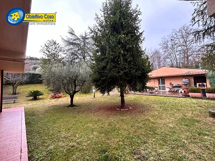 Casa con 6 locali in vendita in bivio frondarola, Teramo