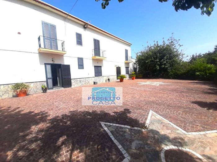 Casa con 6 locali in vendita in MALATESTA SNC, Somma Vesuviana