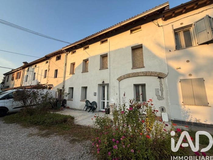 Casa con 5 locali in vendita in Via Giacomo Matteotti, Centro, San Possidonio