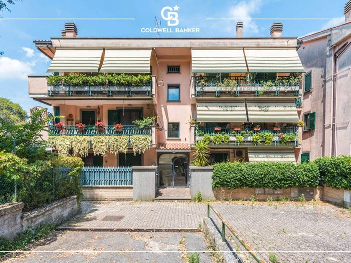 Appartamento quadrilocale in vendita in Viale San Nilo, Centro, Grottaferrata