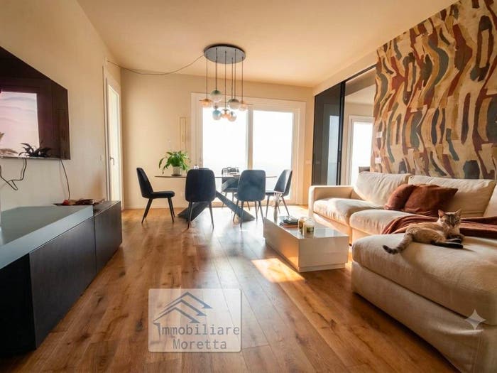 Appartamento con 5 locali in vendita in Strada Vedetta, Corso Langhe Moretta Corso Cortemilia, Alba