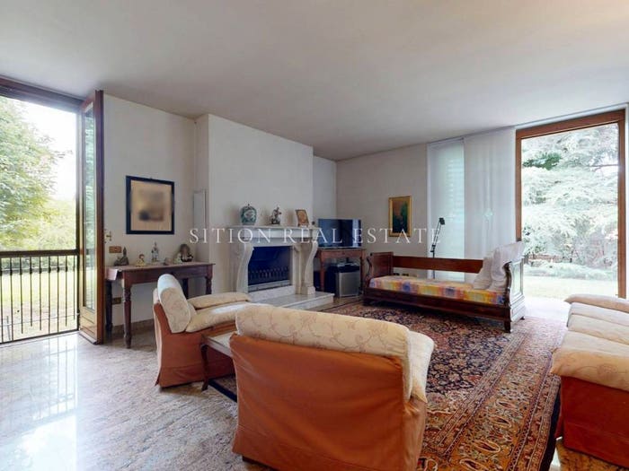 Casa con 6 locali in vendita in Via Alfredo Di Dio, Dairago