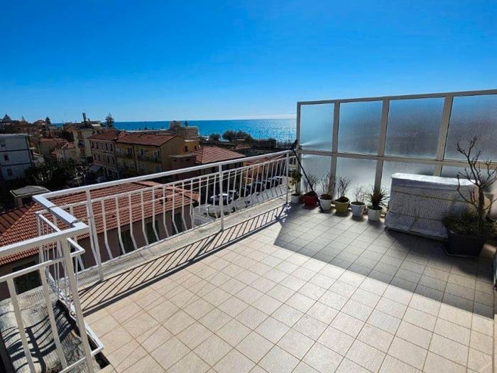 Appartamento trilocale in vendita in Via Louis Pasteur, Piani di Borghetto Ospedale, Bordighera