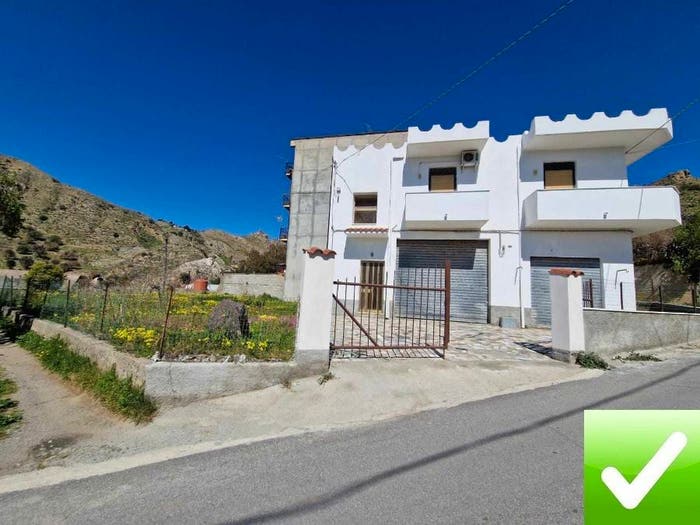 Casa con 6 locali in vendita in Stinò, Montebello Ionico