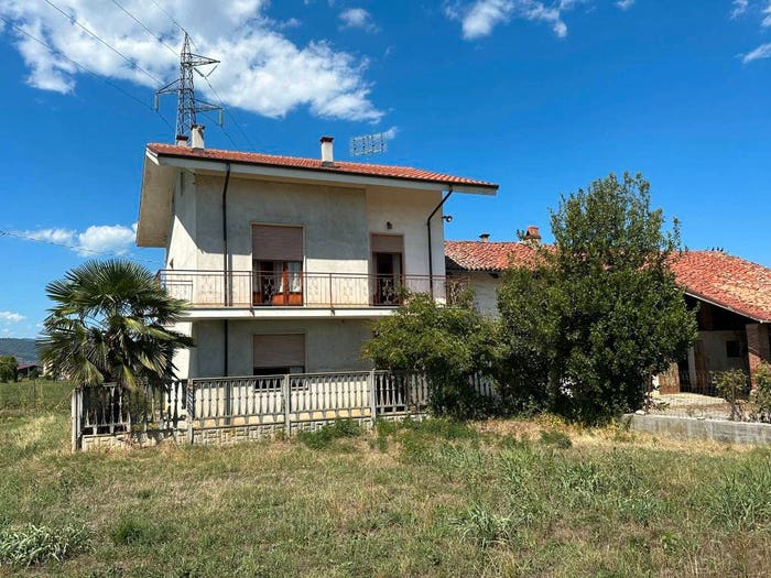 Casa con 6 locali in vendita in Via San Benigno, Busca