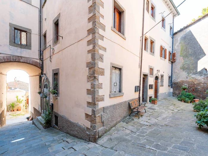 Appartamento trilocale in vendita in Vicolo Petrella, Centro, Cortona