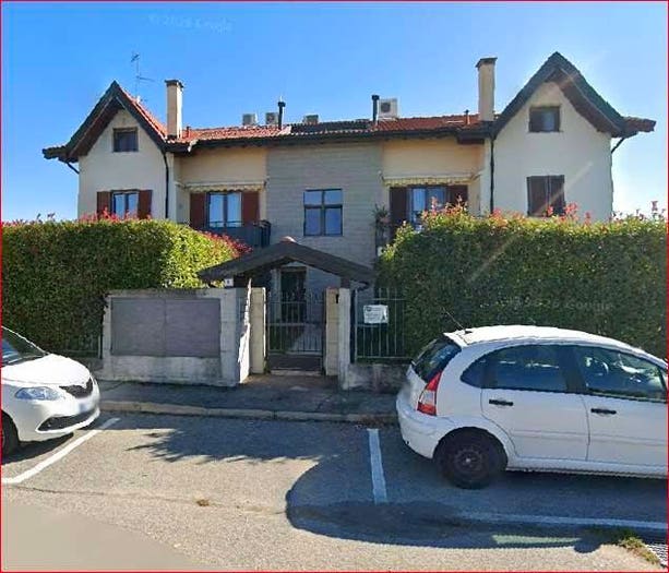 Appartamento con 6 locali in vendita in Buscate