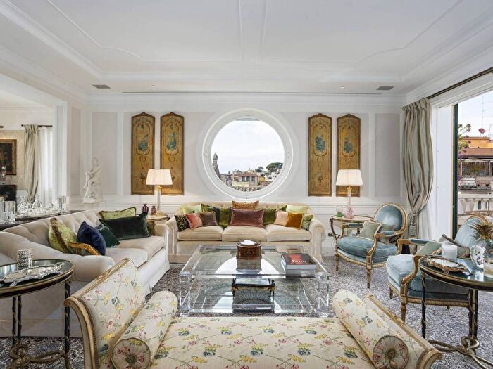 Casa con 6 locali in vendita in Vicolo delle Orsoline, Piazza del Popolo, Roma