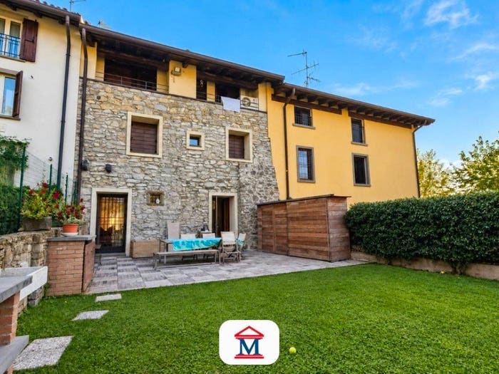 Casa con 6 locali in vendita in Via Casnidelli, Ponteranica