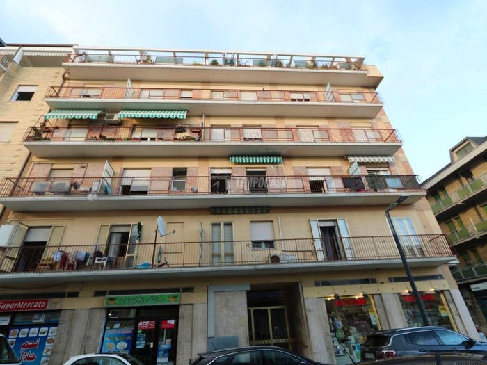Appartamento quadrilocale in vendita in Corso Giuseppe Garibaldi, Civitanova Sud, Civitanova Marche