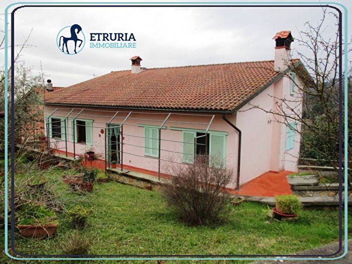 Casa con 6 locali in vendita in Via Castellina, Serravalle Pistoiese