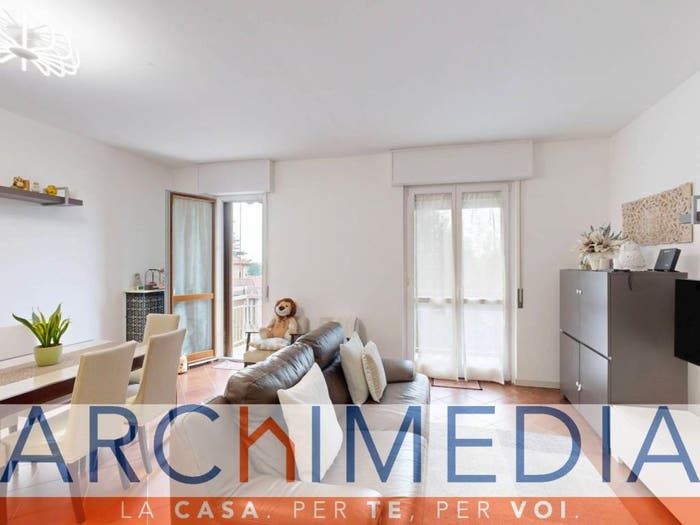 Appartamento con 5 locali in vendita in Via Martiri Patrioti, Centro, Malnate