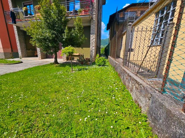 Appartamento quadrilocale in vendita in Via Antonio Locatelli, Leffe
