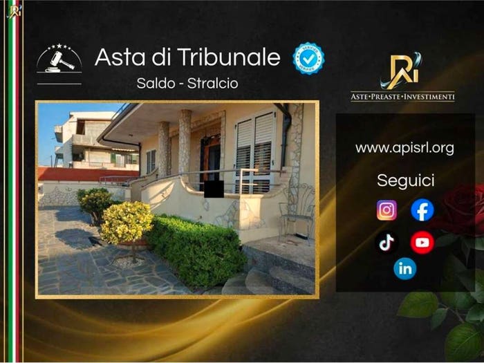 Casa con 6 locali in vendita in Via Ugo La Malfa, Gioia Tauro