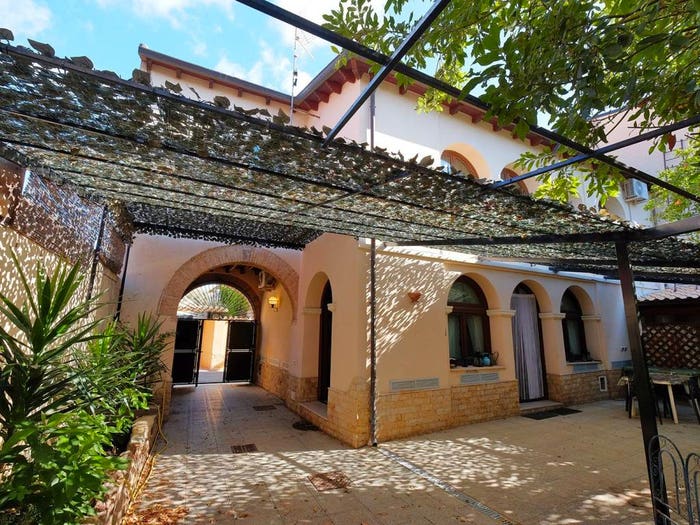 Casa con 6 locali in vendita in Via Azuni, Centro, Capoterra