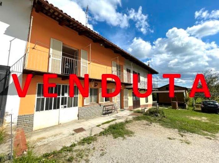 Casa quadrilocale in vendita in Frazione Reala, Reala, Corneliano d'Alba